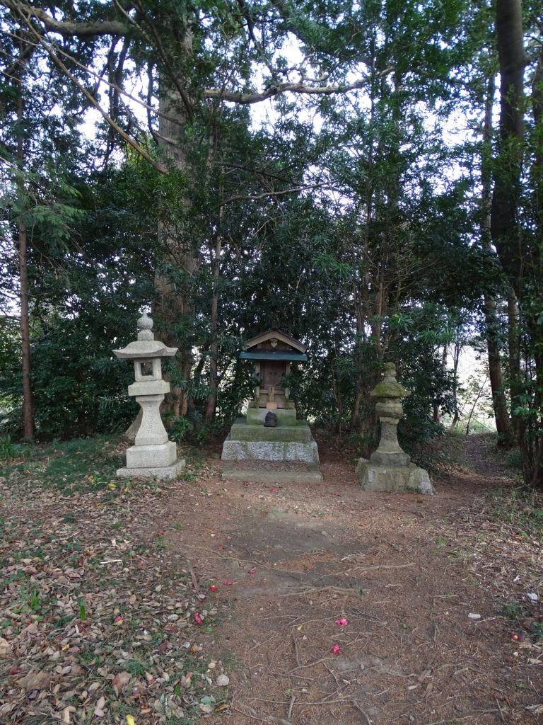 莊嚴的林中神社，所有清潔工作都是由居民自發包辦。